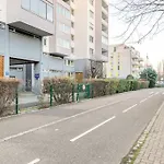 - Strasbourg - Tram - Parking Gratuit - Institutions Europeennes *